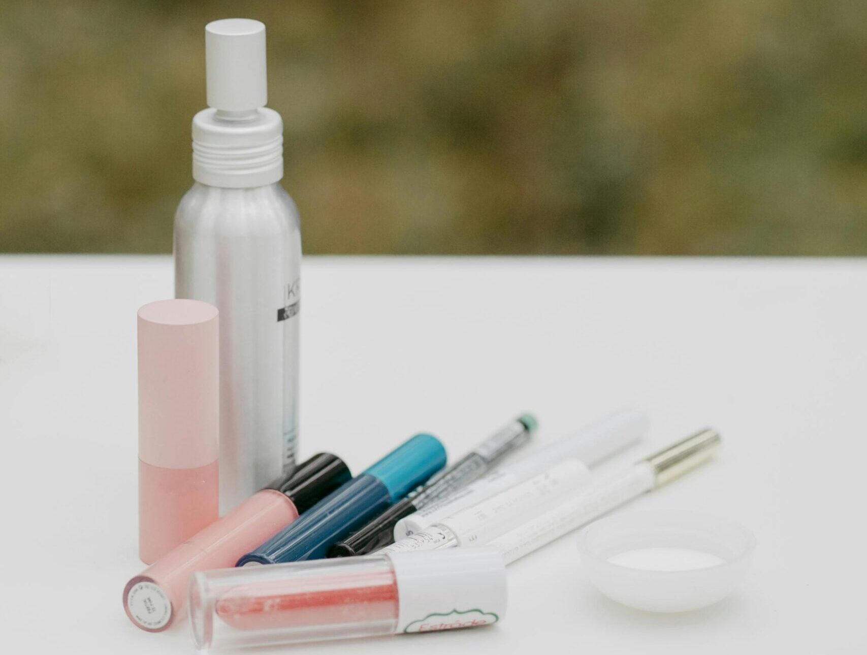 Read more about the article 9 Tips for Heat-Proof Makeup That Survive Kitchen Heat and Summer Humidity